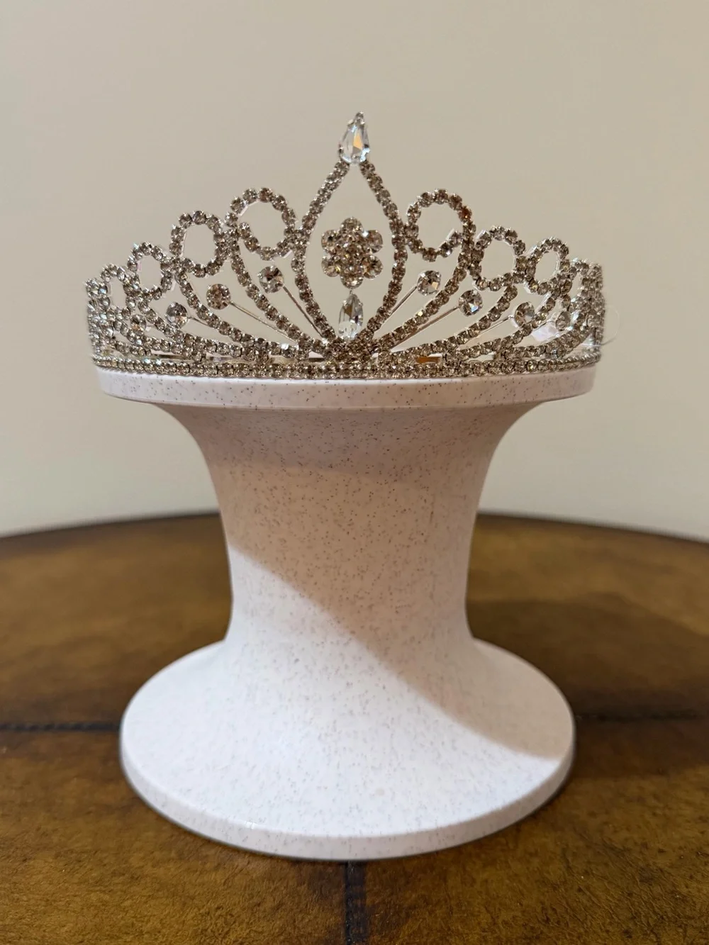 NEW WITH TAGS AUTHENTIC ARRIBAS DISNEY PRINCESS WEDDING PARTY TIARA WITH COMBS 👑
